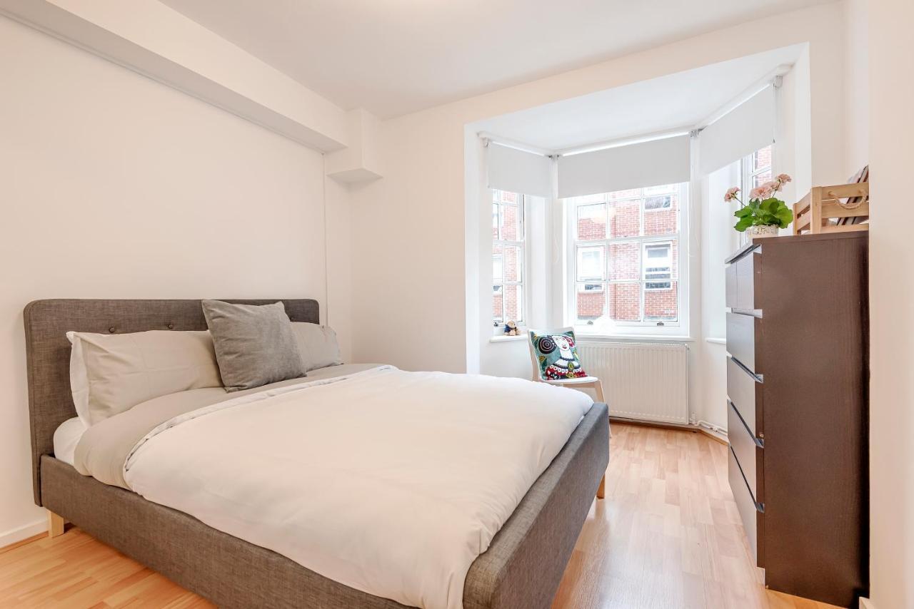 Modern One Bedroom Victoria Apartment Лондон Экстерьер фото