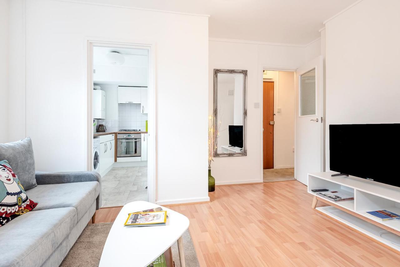 Modern One Bedroom Victoria Apartment Лондон Экстерьер фото